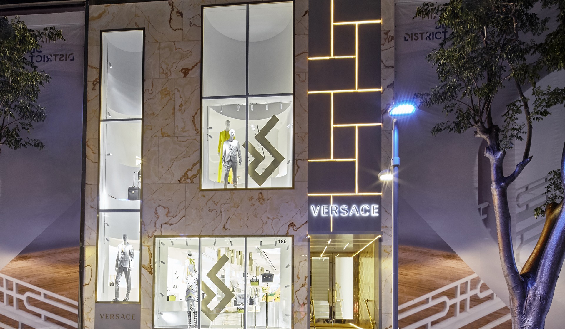 samvittighed Modtager maskine Ampere Versace store in Miami, Florida | Miami Design District